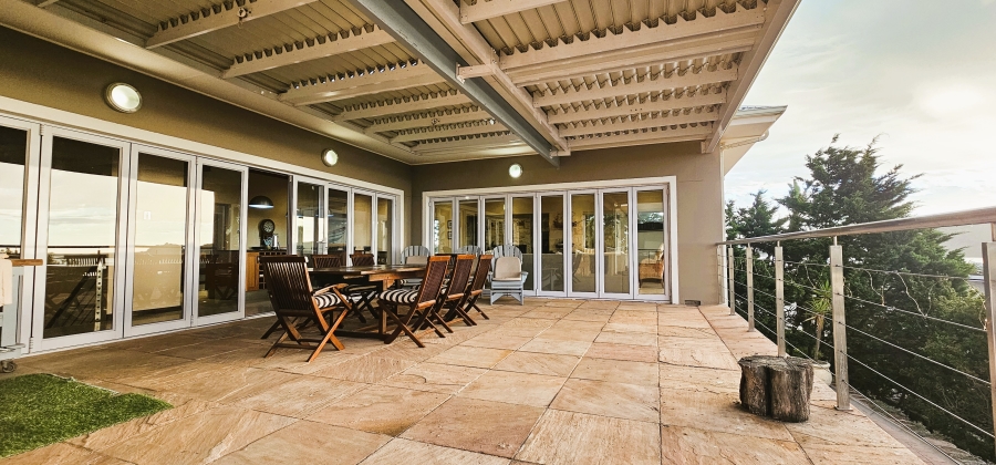 5 Bedroom Property for Sale in Middedorp Western Cape